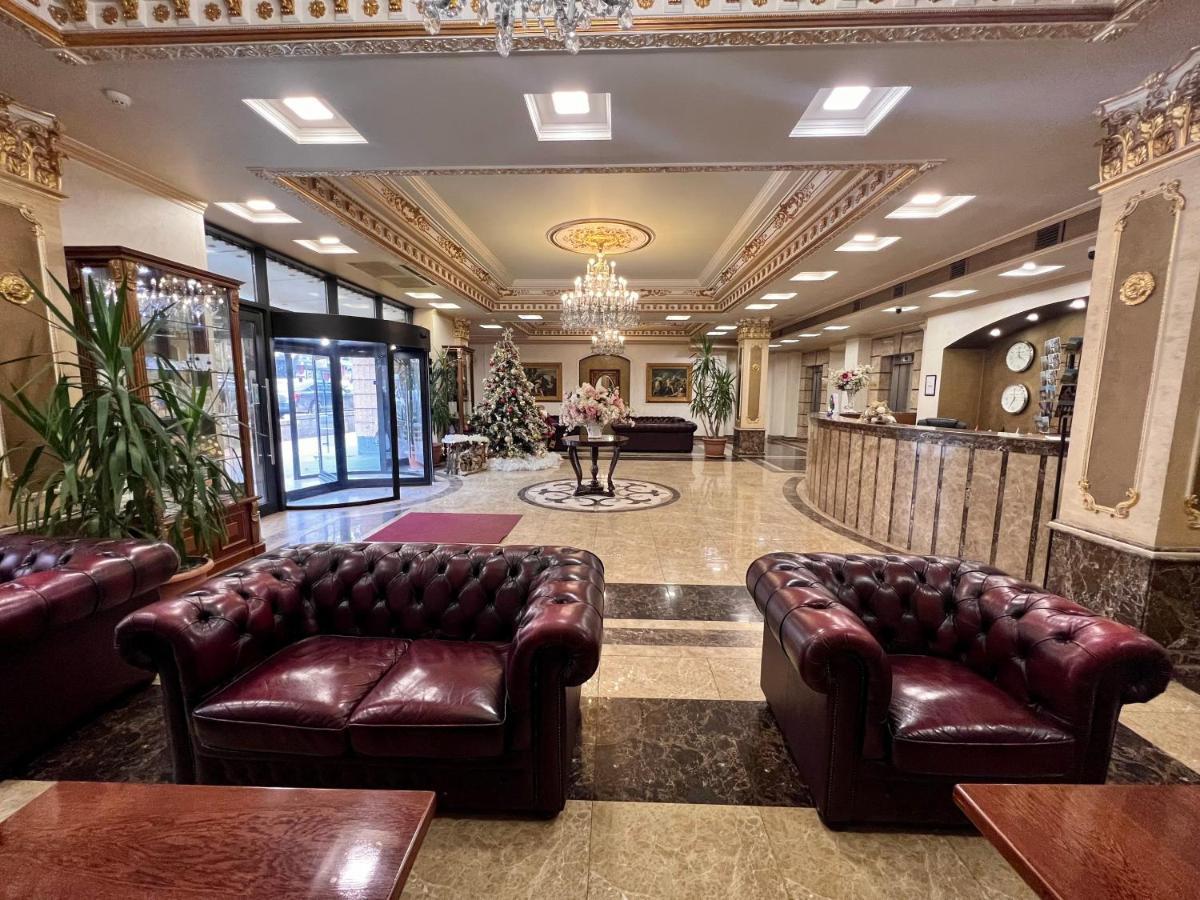 Royal Plaza By Stellar Hotels, Erevan Exterior foto