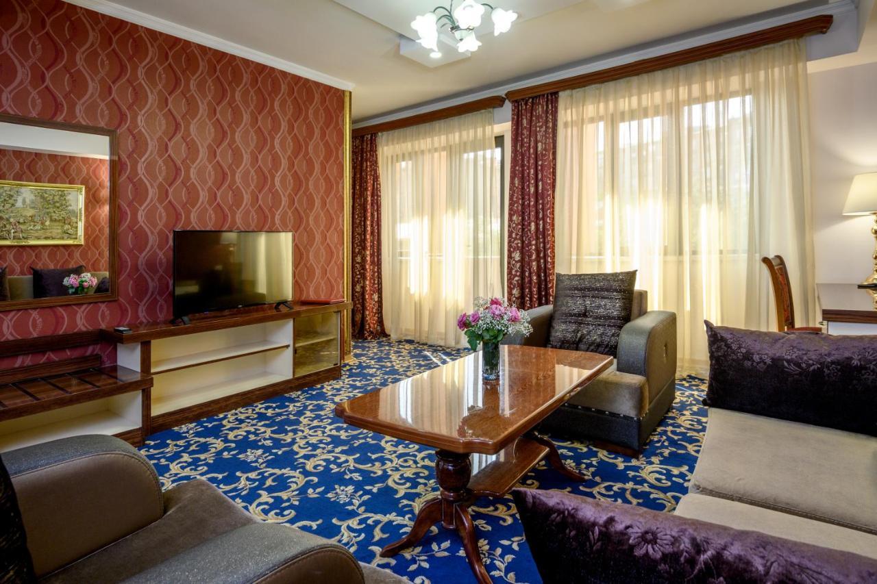 Royal Plaza By Stellar Hotels, Erevan Exterior foto