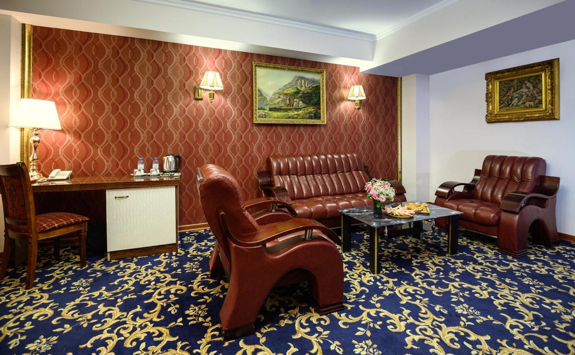Royal Plaza By Stellar Hotels, Erevan Exterior foto